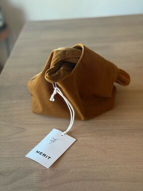 NWT MERIT Beauty Make Up Bag